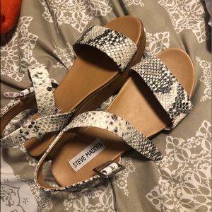Steve Madden platform sandals